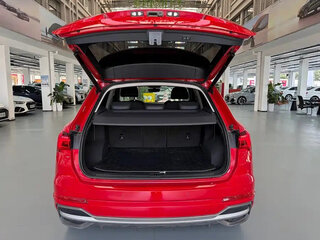 2023 Audi Q3 35 TFSI II (F3), красный, 1899000 рублей, вид 5