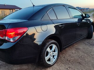 2011 Chevrolet Cruze I, чёрный, 500000 рублей, вид 4