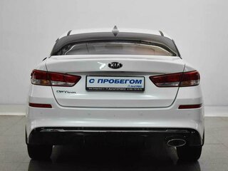 2019 Kia Optima IV Рестайлинг, белый, 1760000 рублей, вид 3