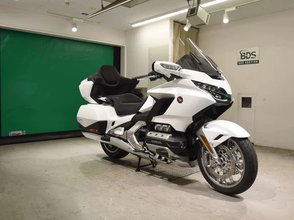 2026 Honda GL 1800 Gold Wing, белый, 2990000 рублей