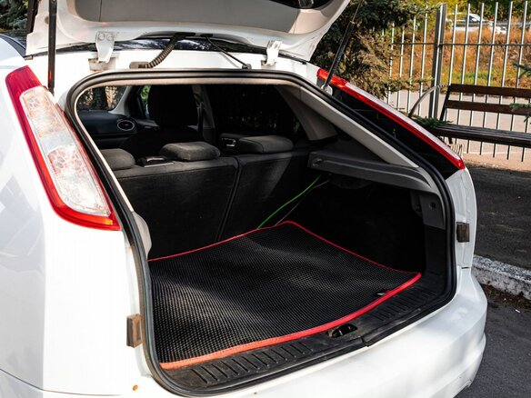 2009 Ford Focus II Рестайлинг, белый - вид 23