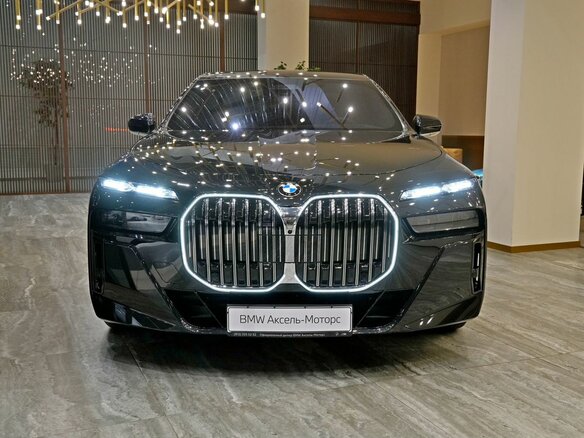 2025 BMW 7 серии 740d xDrive VII (G70), чёрный, 17200000 рублей - вид 1