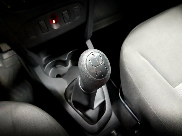 2019 Renault Logan II Рестайлинг, красный - вид 25