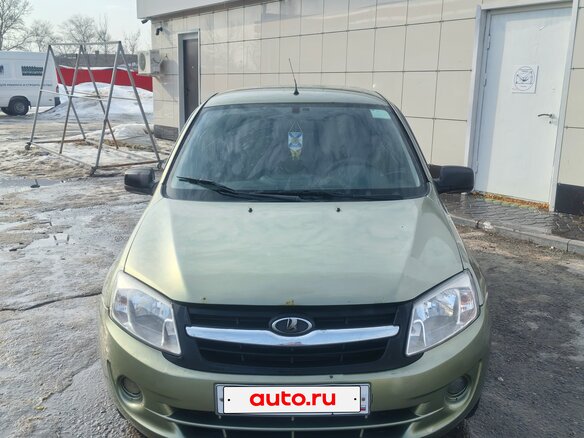 2013 Lada (ВАЗ) Granta I, зелёный, 300000 рублей