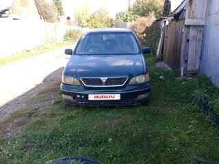 1998 Toyota Vista IV (V40), зелёный, 400000 рублей, вид 3
