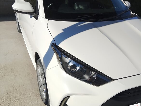 2020 Toyota Yaris IV, белый, 1350000 рублей - вид 6