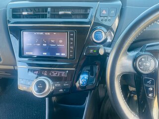 2019 Toyota Prius Alpha I (ZVW40/41) Рестайлинг, белый, 1680000 рублей, вид 4