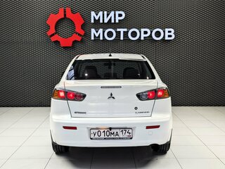 2011 Mitsubishi Lancer X Рестайлинг, белый, 735000 рублей, вид 5