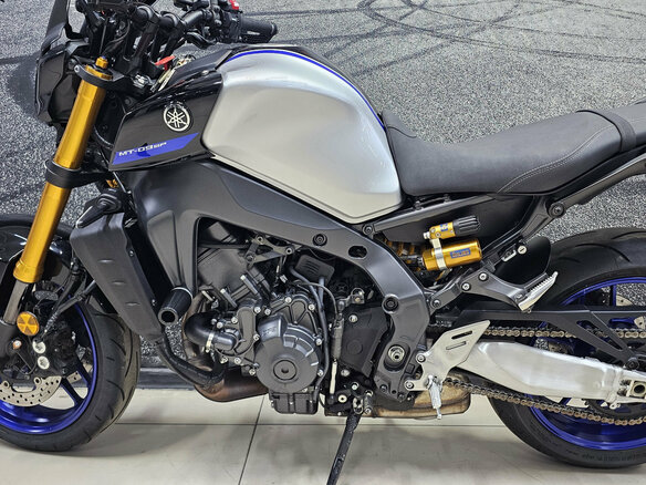 2023 Yamaha MT-09 (FZ-09), серый, 1099000 рублей - вид 11