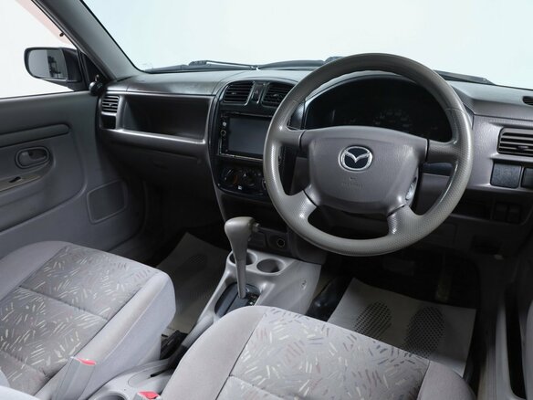 2000 Mazda Demio I (DW), белый, 179000 рублей - вид 6
