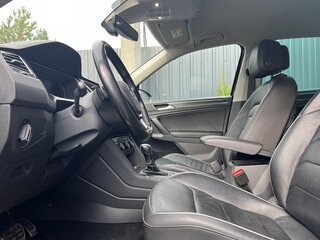 2020 Volkswagen Tiguan II, чёрный, 3100000 рублей, вид 4