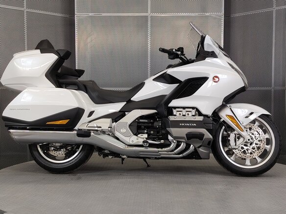 2026 Honda GL 1800 Gold Wing, белый, 3777000 рублей