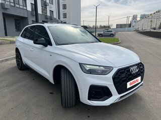 2025 Audi Q5 L 45 TFSI II (FY) Рестайлинг, белый, 6250000 рублей, вид 3