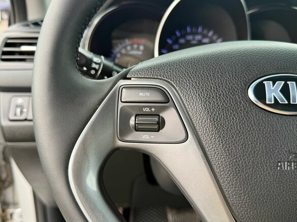 2015 Kia Rio III Рестайлинг, серебристый, 1099000 рублей - вид 19