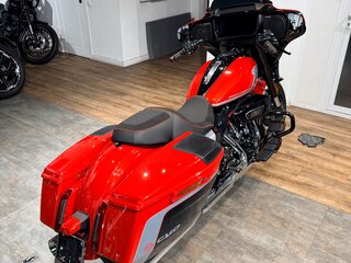 2024 Harley-Davidson CVO Street Glide, оранжевый, 4499000 рублей, вид 5