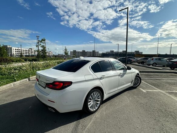 2020 BMW 5 серии 520d VII (G30/G31/G38), белый, 4650000 рублей