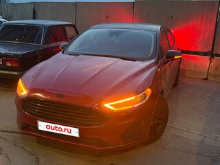 2020 Ford Fusion (North America) II Рестайлинг, красный, 1500000 рублей, вид 2