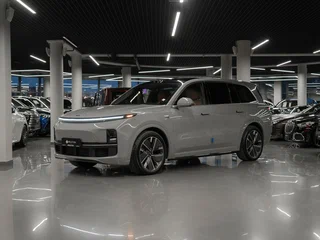 2025 Li Auto (Lixiang) L9 52.3 kWh I Рестайлинг, серый, 9300000 рублей, вид 1