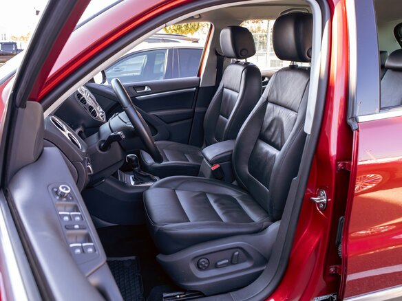 2011 Volkswagen Tiguan I Рестайлинг, красный, 1245000 рублей - вид 12
