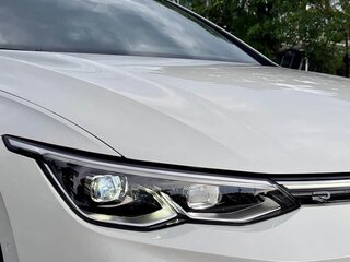 2023 Volkswagen Golf VIII, белый, 1790000 рублей, вид 2