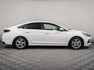 2019 Hyundai Sonata VII (LF) Рестайлинг, белый, 1558359 рублей, вид 4