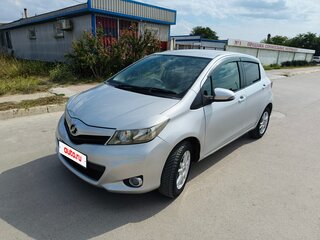 2011 Toyota Vitz III (XP130), серый, 695000 рублей, вид 1