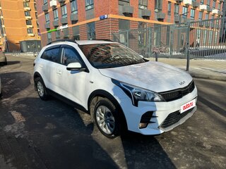 2021 Kia Rio X IV Рестайлинг, белый, 1750000 рублей, вид 3