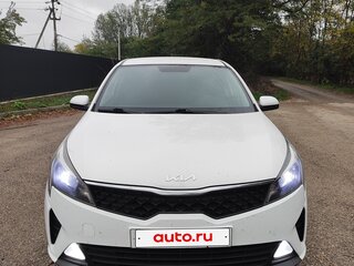 2021 Kia Rio IV Рестайлинг, белый, 1150000 рублей, вид 2