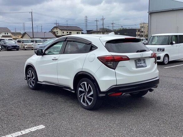 2021 Honda Vezel I Рестайлинг, белый, 1690000 рублей - вид 6