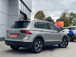 2019 Volkswagen Tiguan II, серебристый, 2399000 рублей, вид 4