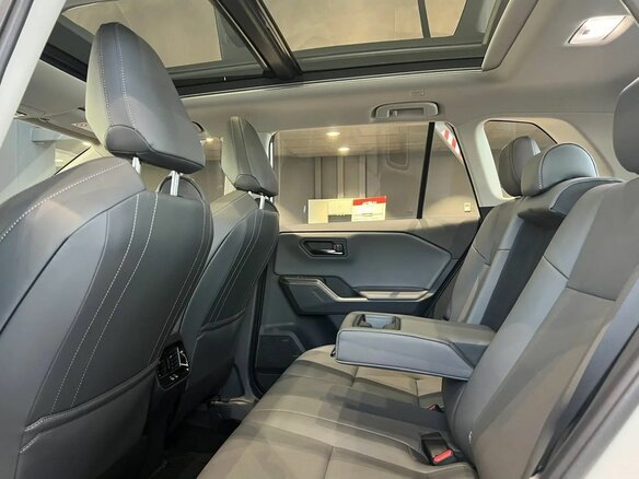 2026 Toyota RAV4 VI (XA60), белый, 4449000 рублей - вид 11