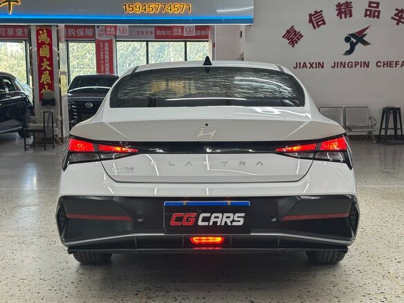 2023 Hyundai Elantra VII (CN7) Рестайлинг, белый, 1550000 рублей - вид 3