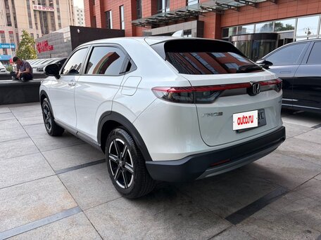 2023 Honda Vezel II, белый, 1800000 рублей, вид 4