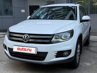 2015 Volkswagen Tiguan I Рестайлинг, белый, 1900000 рублей, вид 1