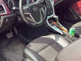 2013 Opel Astra GTC J Рестайлинг, красный, 850000 рублей, вид 2