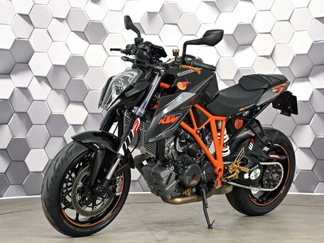2016 KTM 1290 Super Duke R, чёрный, 927000 рублей, вид 2