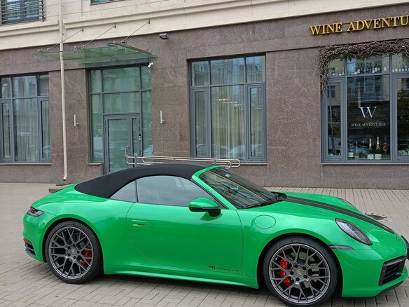 2021 Porsche 911 Carrera 4S VIII (992), зелёный, 16100000 рублей - вид 6