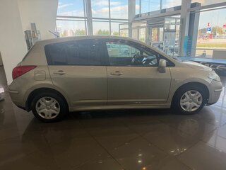 2010 Nissan Tiida I Рестайлинг, серебристый, 695000 рублей, вид 4