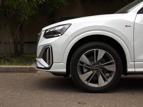 2026 Audi Q2 L 35 TFSI I Рестайлинг, белый, 3299000 рублей, вид 4
