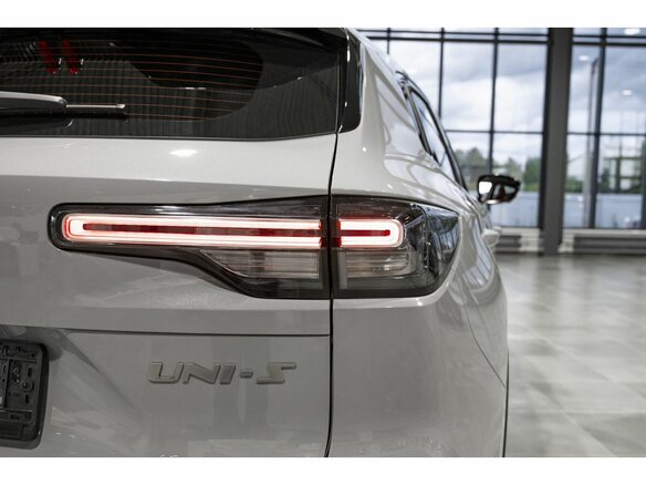 2025 Changan UNI-S I, серебристый, 3179900 рублей - вид 12