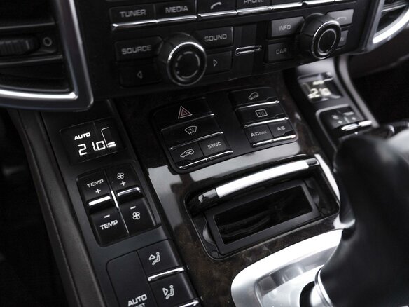 2015 Porsche Cayenne Diesel II Рестайлинг (958), чёрный, 3849000 рублей - вид 20