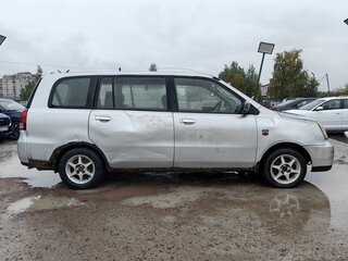 2000 Mitsubishi Dion I, серебристый, 229000 рублей, вид 4