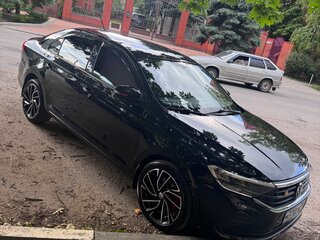 2021 Volkswagen Polo VI, чёрный, 2050000 рублей, вид 2