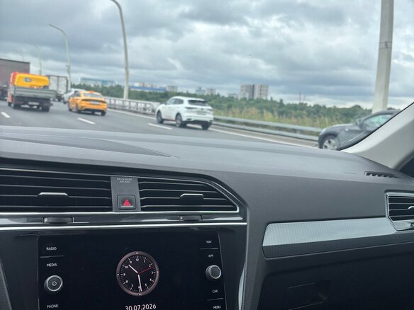 2021 Volkswagen Tiguan II Рестайлинг, чёрный, 2450000 рублей - вид 12