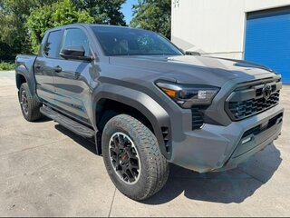 2026 Toyota Tacoma IV, серый, 10290000 рублей, вид 3