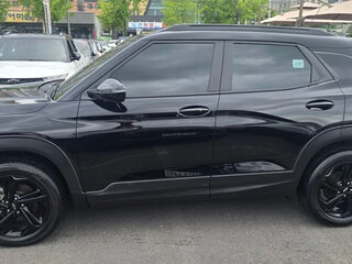 2023 Chevrolet TrailBlazer III, чёрный, 2000777 рублей, вид 3