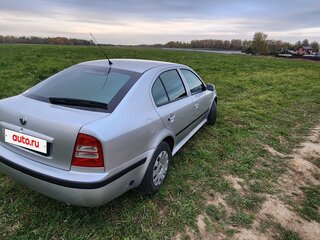2004 Skoda Octavia I (A4) Рестайлинг, серебристый, 550000 рублей, вид 3