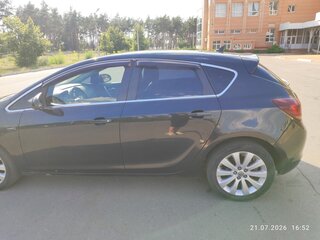 2011 Opel Astra J, чёрный, 699000 рублей, вид 4