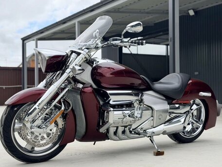 2004 Honda Valkyrie 1800, красный, 2350000 рублей, вид 2