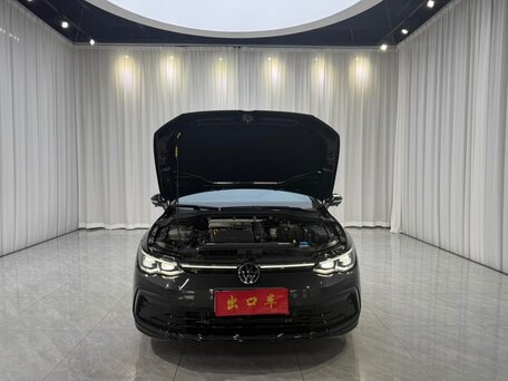 2023 Volkswagen Golf VIII, чёрный, 1650000 рублей, вид 5